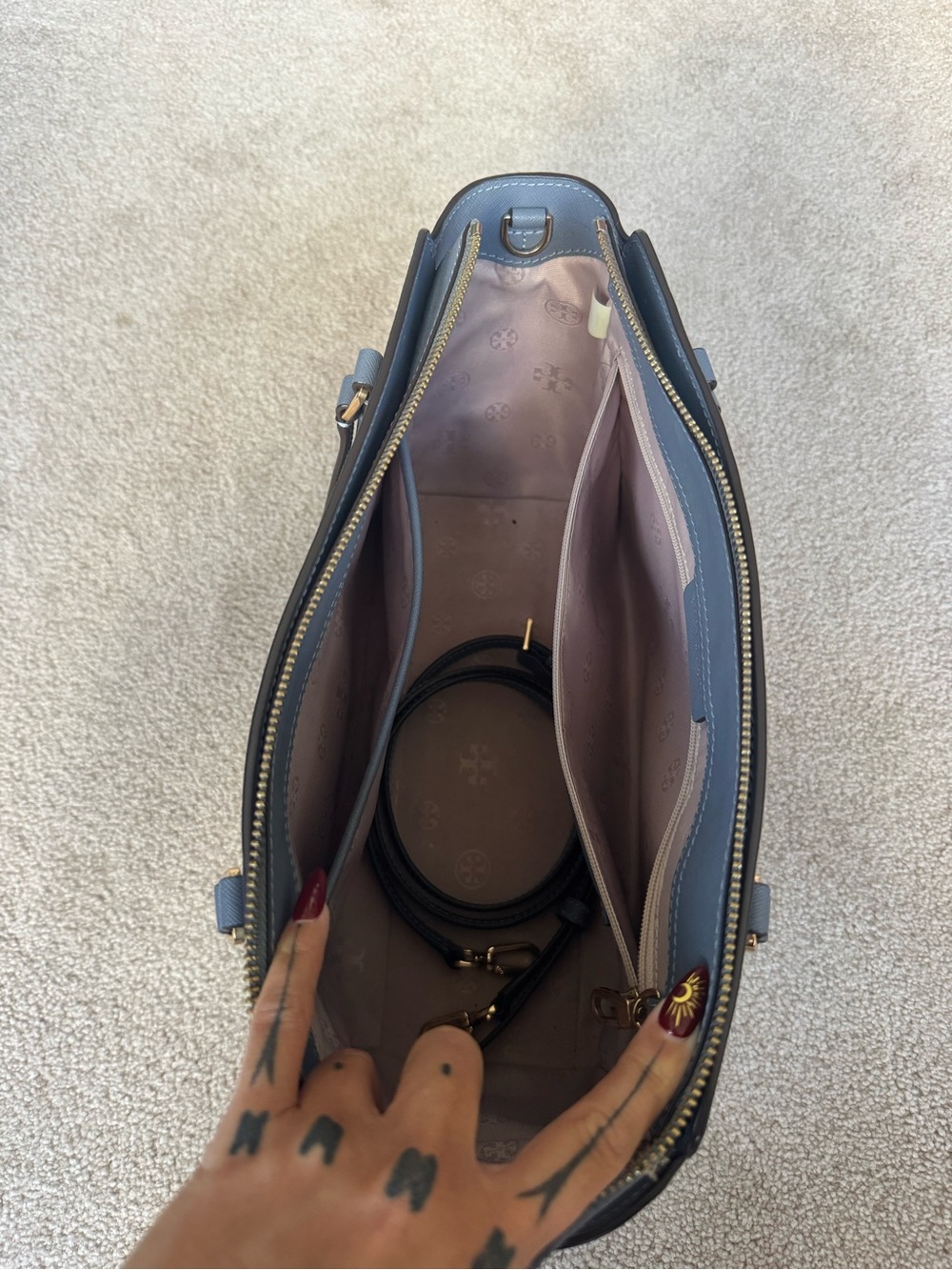 Tory Burch blue hand bag - Picture 3 of 12
